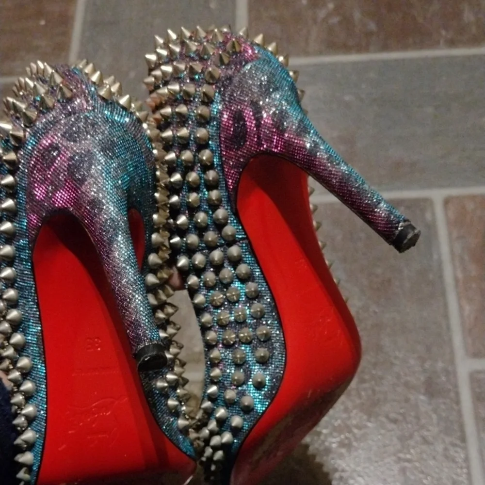 Christian Louboutin Metallic iridescent Studded Studs Pigalle Pump Heel Size 35 - Picture 12 of 12